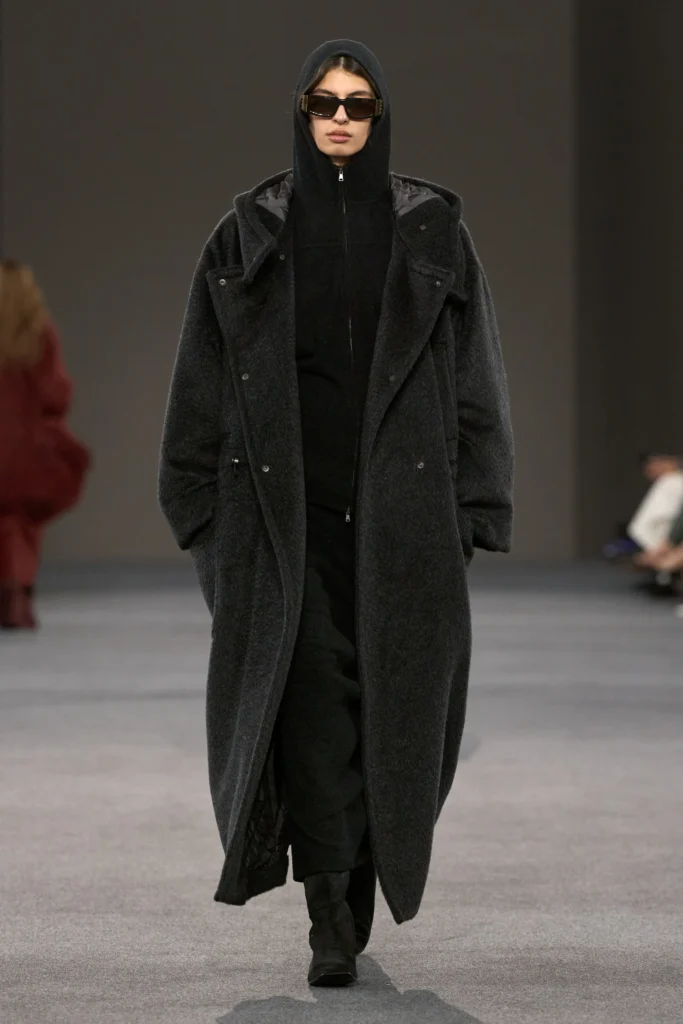 マックス マーラ(Max Mara)2026年秋冬:ヘリテージを纏う新時代の女性像 21 00036 max mara fall 2026 ready to wear 1