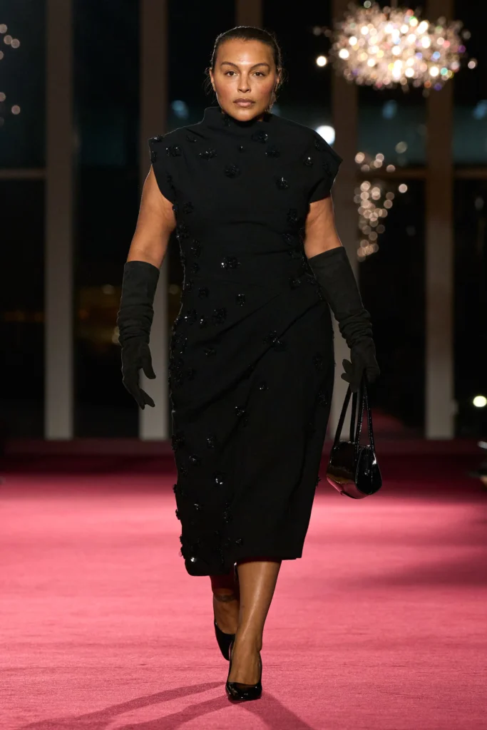 マイケル・コースコレクション(Michael Kors Collection)2026年秋冬が捧げる、ニューヨーク・シティへのオマージュ 35 00039 michael kors collection fall 2026 ready to wear