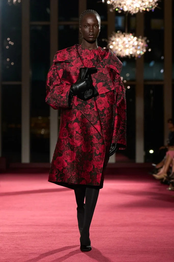 マイケル・コースコレクション(Michael Kors Collection)2026年秋冬が捧げる、ニューヨーク・シティへのオマージュ 29 00040 michael kors collection fall 2026 ready to wear