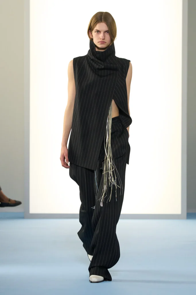 スポーツマックス(Sportmax)2026年秋冬:変化を纏う女性のための"ダイナミズム" 24 00043 sportmax fall 2026 ready to wear