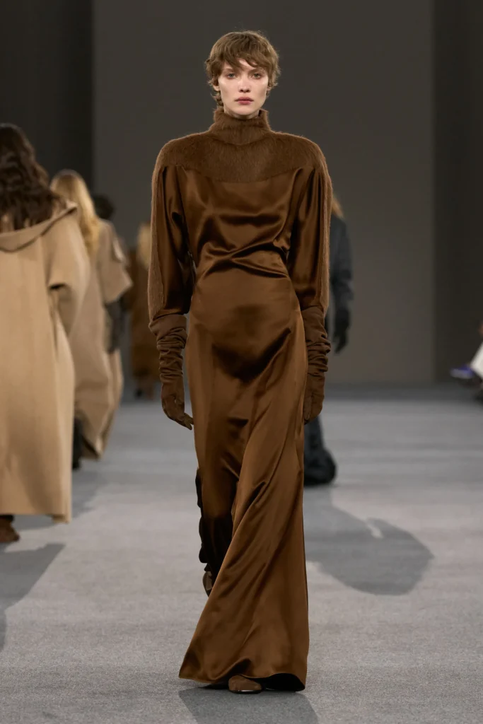 マックス マーラ(Max Mara)2026年秋冬:ヘリテージを纏う新時代の女性像 25 00045 max mara fall 2026 ready to wear 1