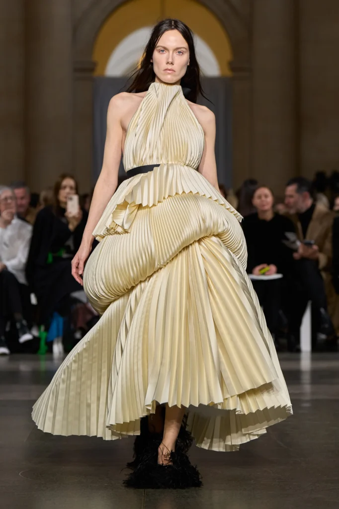 アーデム(Erdem)2026年秋冬:「The Imaginary Conversation」20年続く対話のかたち 23 00046 erdem fall 2026 ready to wear