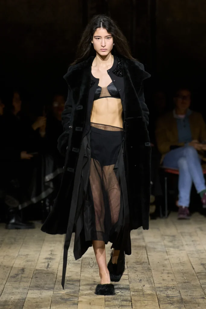 シモーネ ロシャ(Simone Rocha) 2026年秋冬:神話と現実を縫い合わせた、アディダスとの新章 32 00047 simone rocha fall 2026 ready to wear