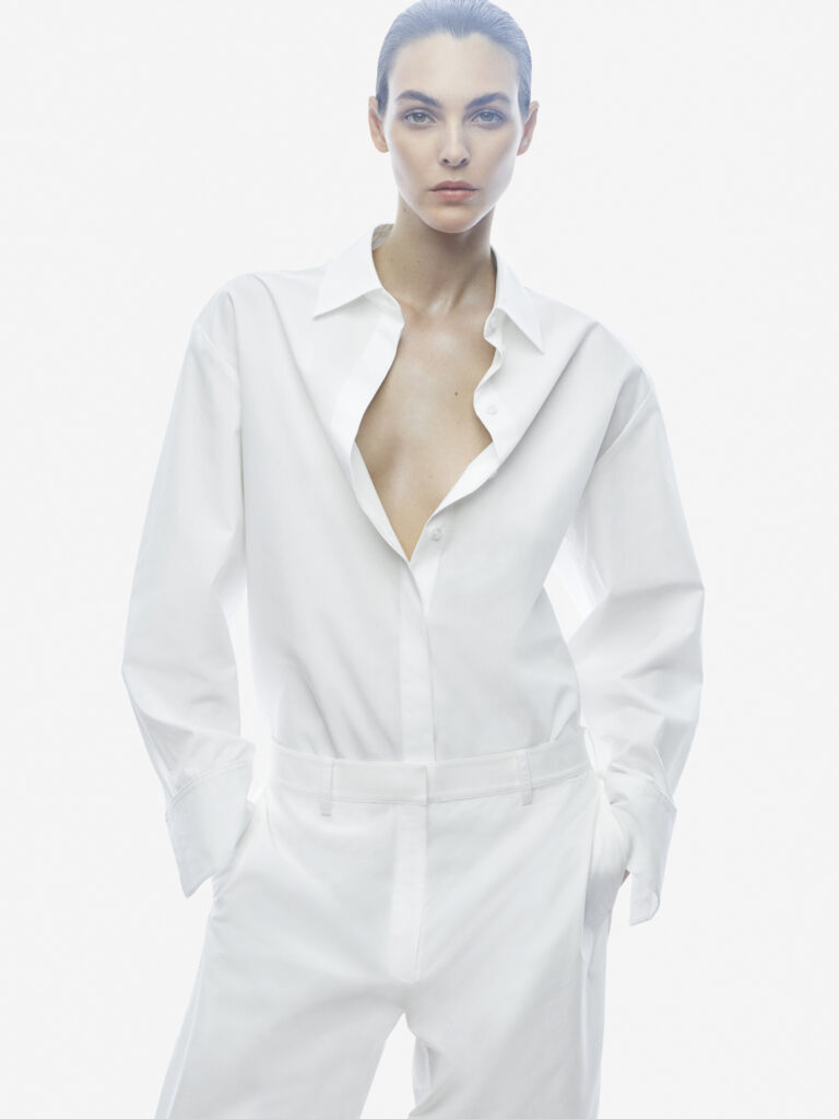 コス(COS)、モダンエレガンスを描く2026年春夏キャンペーンを発表 9 COS SS26 CAMPAIGN VITTORIA CERETTI 04