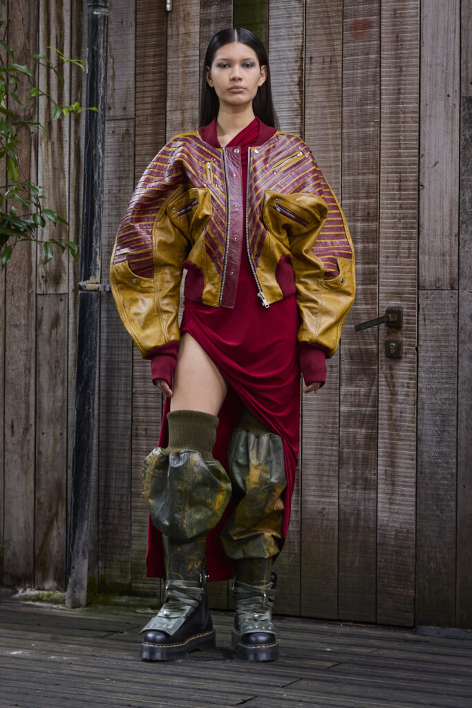 レオ プロスマン(Leo Prothmann)、2026年秋冬コレクション「CABAÑA」を発表 12 LeoProthman AW26 Look02