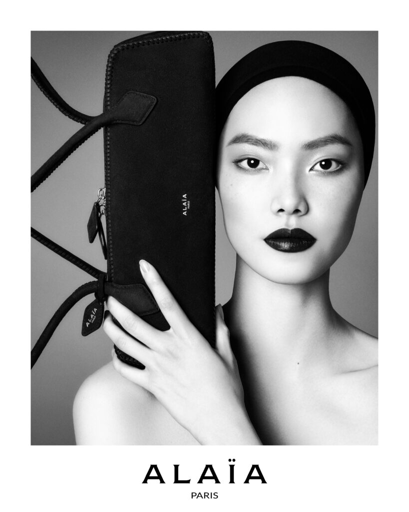 アライア(ALAÏA)、スティーブン・マイゼル撮影によるWinter Spring 26キャンペーンを公開 8 MAIN WS26 4X5 LOGO 8