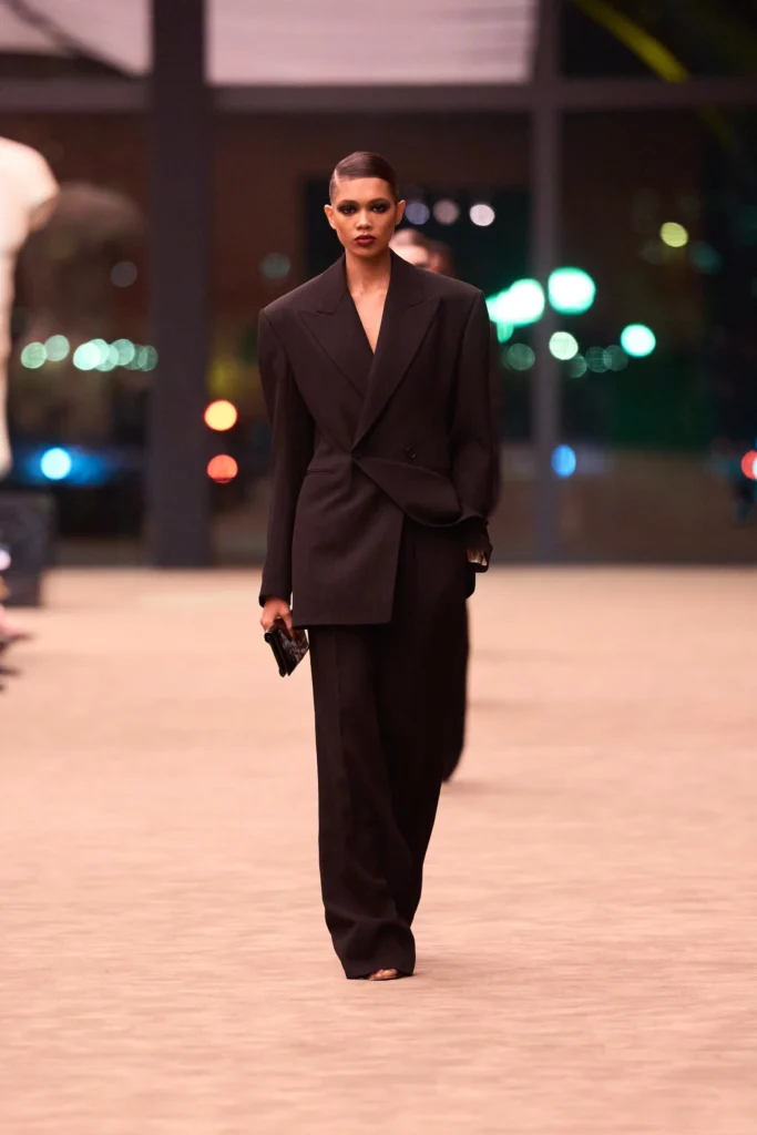 サンローラン(Saint Laurent)2026年秋冬:ヴァカレロが織りなす、夜の官能 17 00001 saint laurent fall 2026 ready to wear
