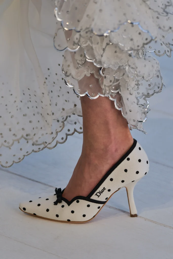 ディオール(Dior)2026年秋冬:チュイルリー庭園に咲く、アンダーソンによる新たなワードローブ 21 00004 christian dior fall 2026