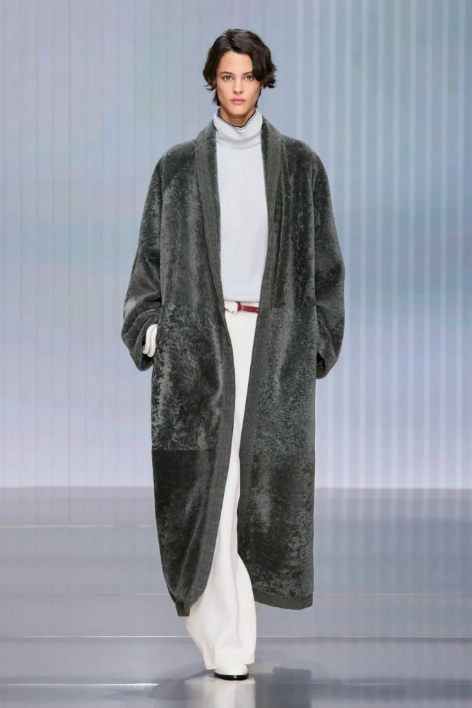 ジョルジオ アルマーニ(Giorgio Armani)2026年秋冬:静けさの中に宿る、新たなエレガンス 20 00015 giorgio armani fall 2026 ready to wear