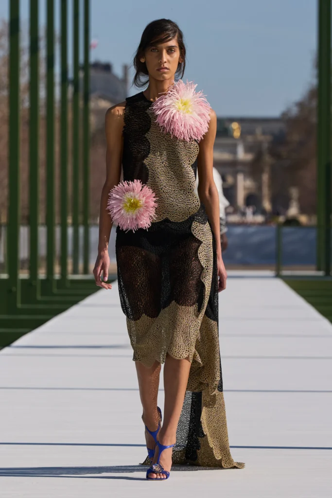 ディオール(Dior)2026年秋冬:チュイルリー庭園に咲く、アンダーソンによる新たなワードローブ 22 00022 christian dior fall 2026 ready to wear