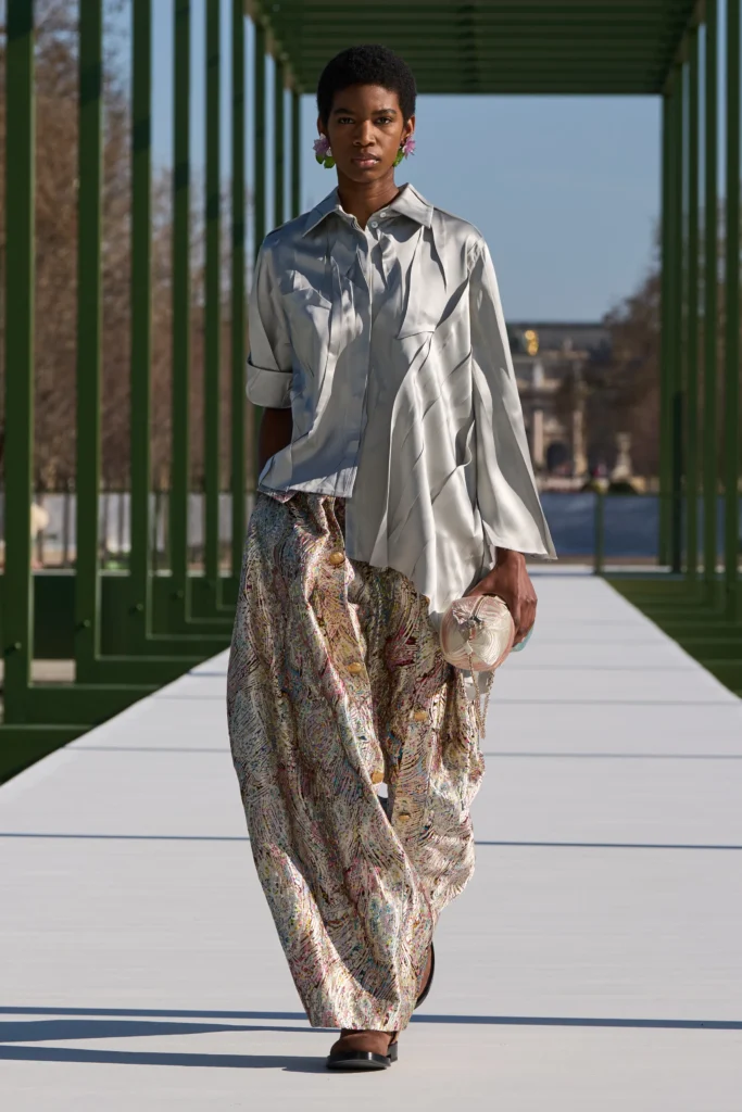 ディオール(Dior)2026年秋冬:チュイルリー庭園に咲く、アンダーソンによる新たなワードローブ 19 00034 christian dior fall 2026 ready to wear