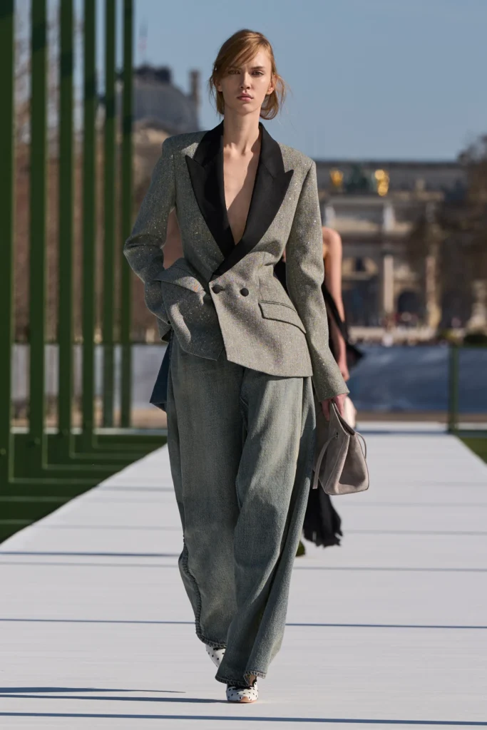 ディオール(Dior)2026年秋冬:チュイルリー庭園に咲く、アンダーソンによる新たなワードローブ 24 00036 christian dior fall 2026 ready to wear