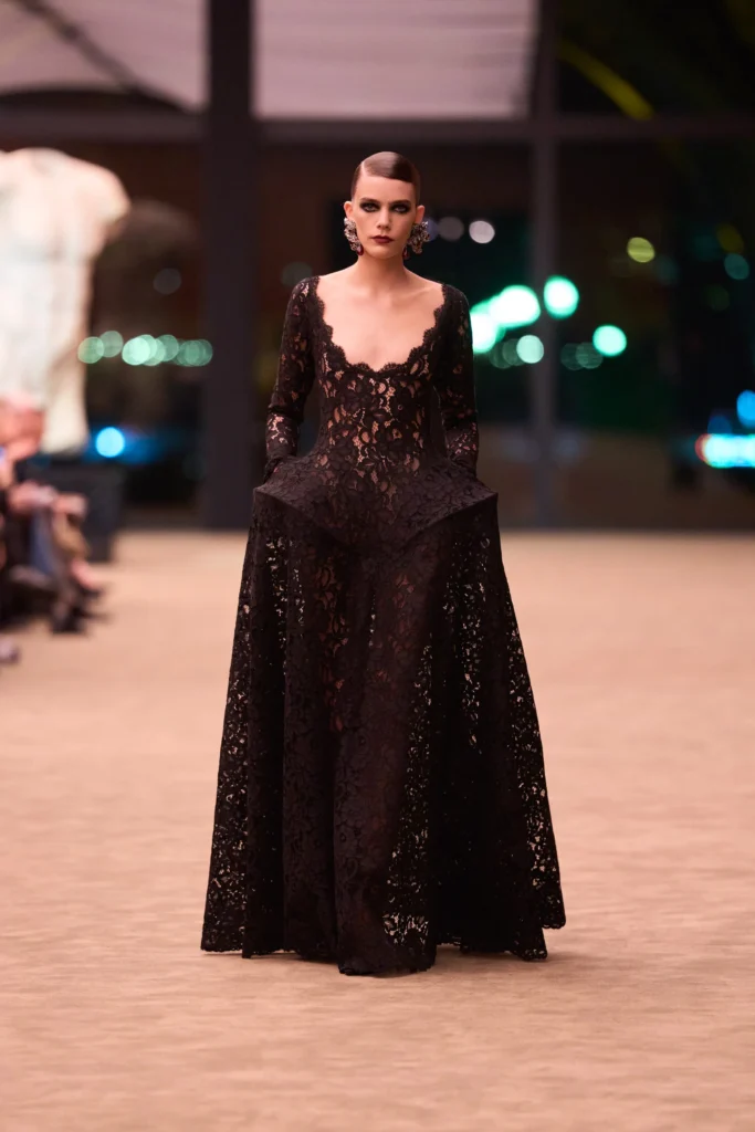 サンローラン(Saint Laurent)2026年秋冬:ヴァカレロが織りなす、夜の官能 26 00039 saint laurent fall 2026 ready to wear