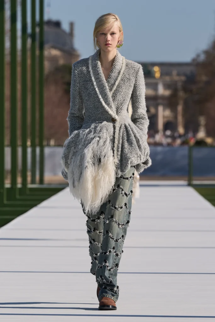 ディオール(Dior)2026年秋冬:チュイルリー庭園に咲く、アンダーソンによる新たなワードローブ 25 00057 christian dior fall 2026 ready to wear