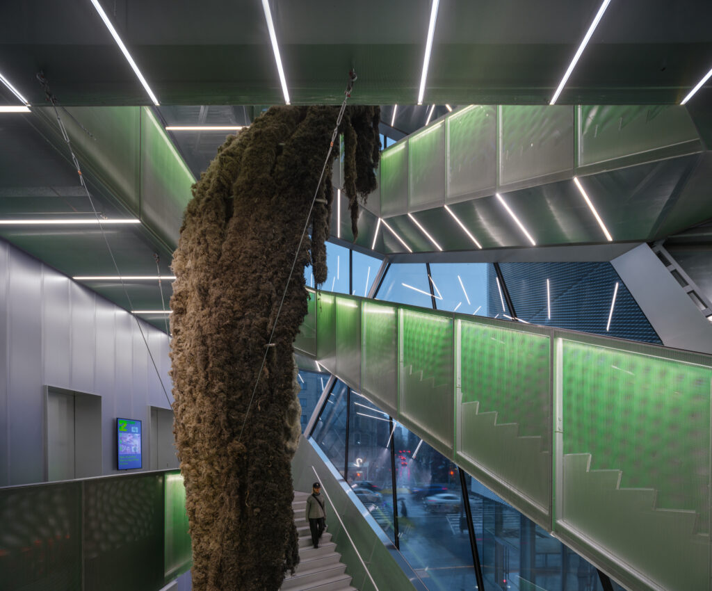 ニューヨークのニュー ミュージアム(New Museum)、OMA設計の新館を3月21日に一般公開へ 10 22 New Museum Photos by Jason ORear