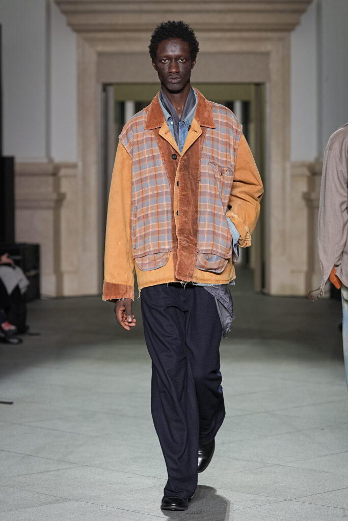 アンセルム(ANCELLM)2026年秋冬:未完成という哲学と時間が作る美しさ 19 ANCELLM 26 27aw LOOK22