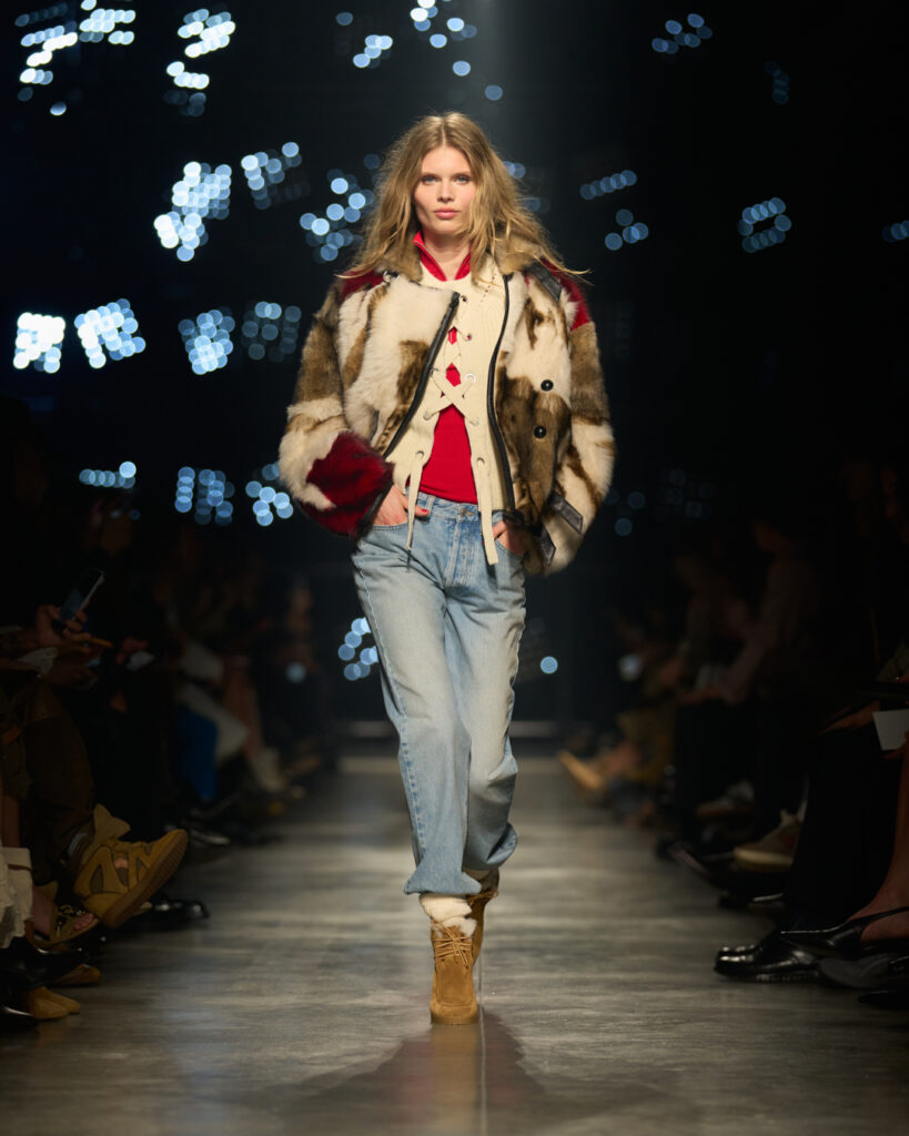 イザベル マラン(Isabel Marant)2026年秋冬:夜を駆ける“ガールズギャング” 28 ISABEL MARANT W26 RUN SILHOUETTE LOOK 027 4x5