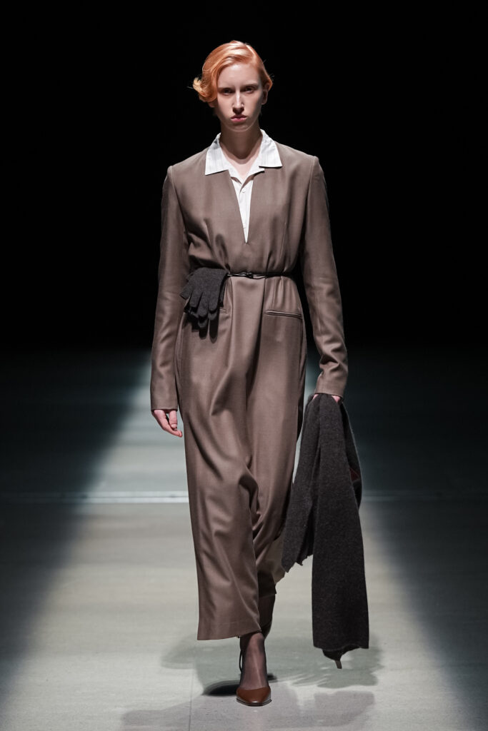 ヨーク(YOKE)2026年秋冬:パリを経て、東京で初のウィメンズラインを発表 22 YOKE 26AW LOOK 10