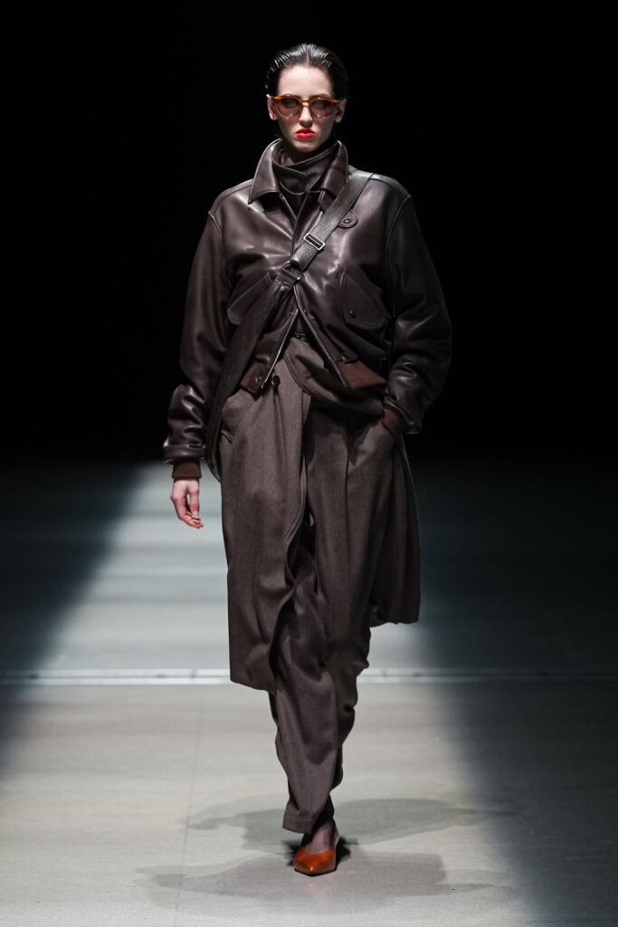 ヨーク(YOKE)2026年秋冬:パリを経て、東京で初のウィメンズラインを発表 19 YOKE 26AW LOOK 3