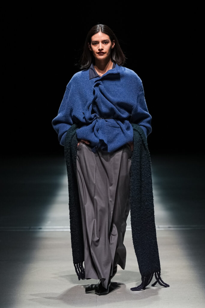 ヨーク(YOKE)2026年秋冬:パリを経て、東京で初のウィメンズラインを発表 21 YOKE 26AW LOOK 6