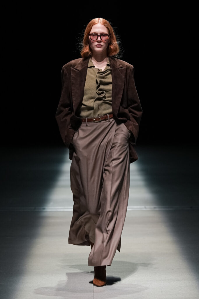 ヨーク(YOKE)2026年秋冬:パリを経て、東京で初のウィメンズラインを発表 16 YOKE 26AW LOOK 9