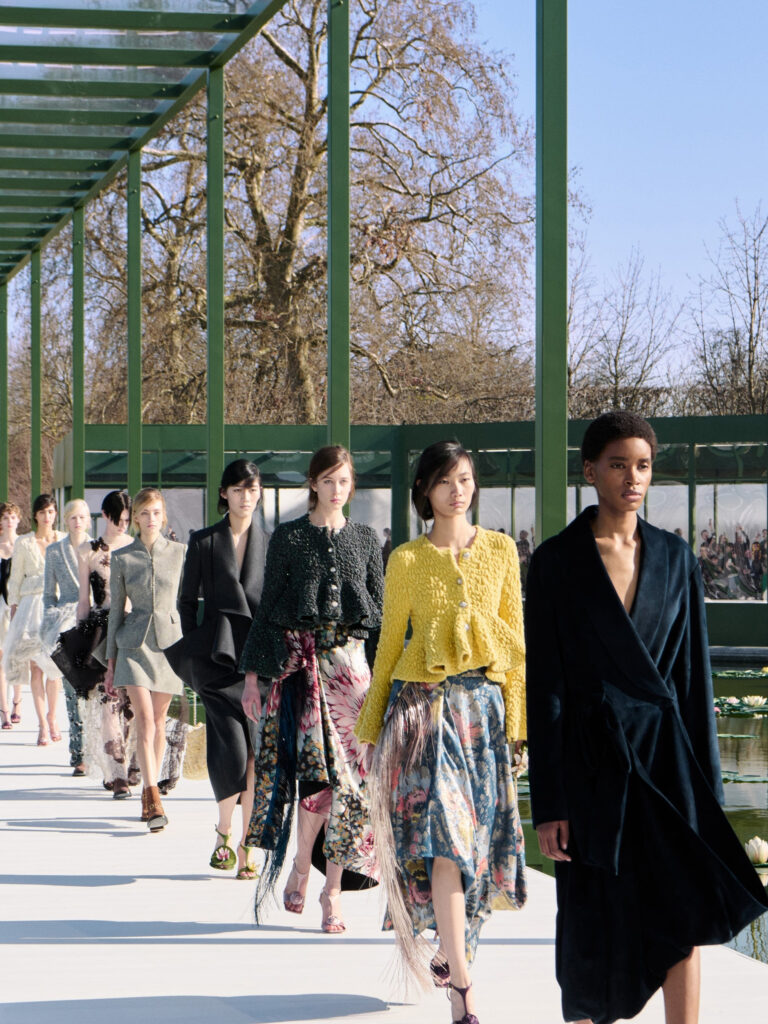 ディオール(Dior)2026年秋冬:チュイルリー庭園に咲く、アンダーソンによる新たなワードローブ 26 unnamed 5
