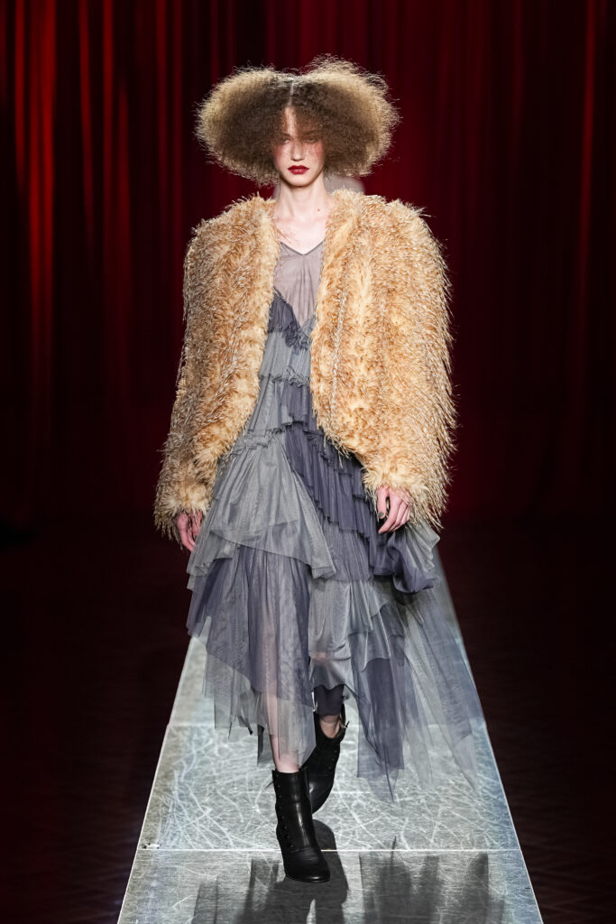 ヴィヴィアーノ(VIVIANO)2026年秋冬コレクションが提示する「アイデンティティの余白」 21 viviano 26 27aw 2×3 008