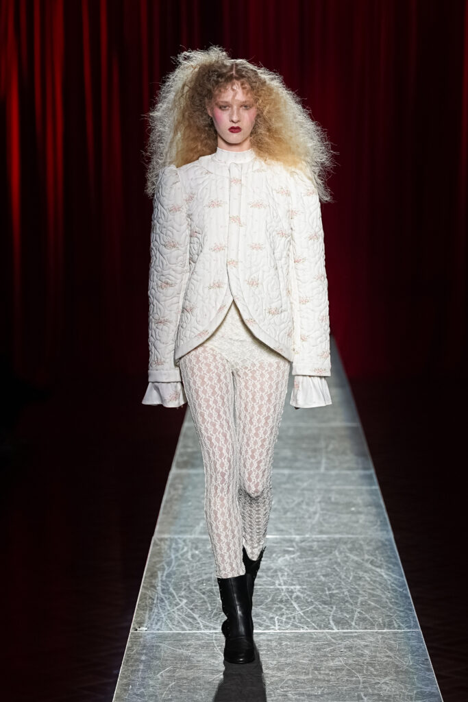 ヴィヴィアーノ(VIVIANO)2026年秋冬コレクションが提示する「アイデンティティの余白」 29 viviano 26 27aw 2×3 026