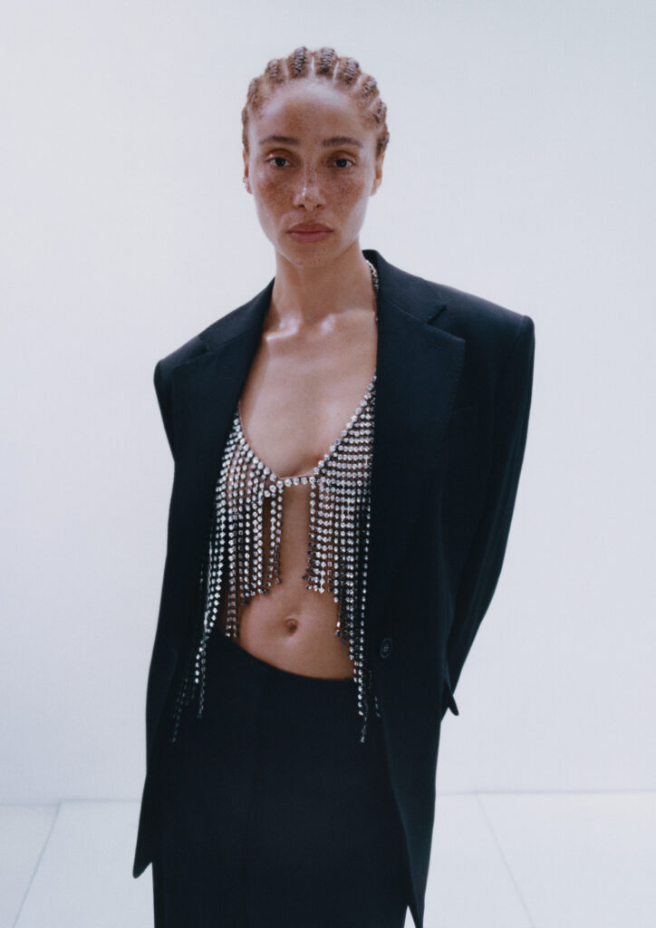 『H&M × ステラ マッカートニー』20周年記念コレクションを発表、ブランド25年の美学を凝縮 12 2023 HM SMC PR Portrait A4 RGB 260217 10