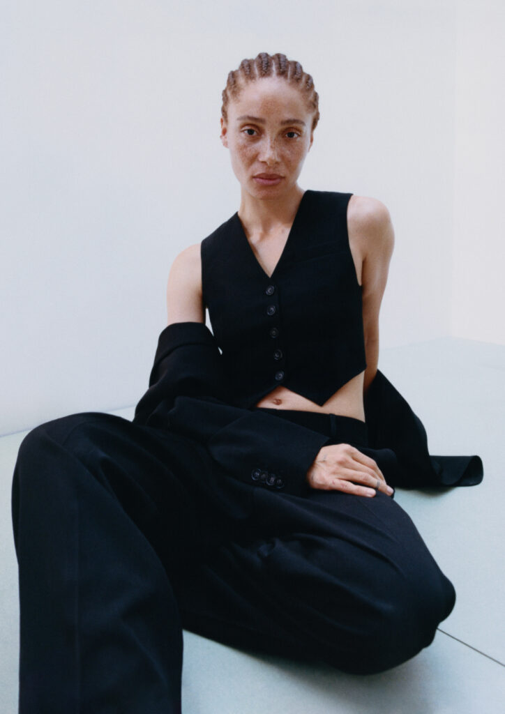 『H&M × ステラ マッカートニー』20周年記念コレクションを発表、ブランド25年の美学を凝縮 10 2023 HM SMC PR Portrait A4 RGB 260217 6
