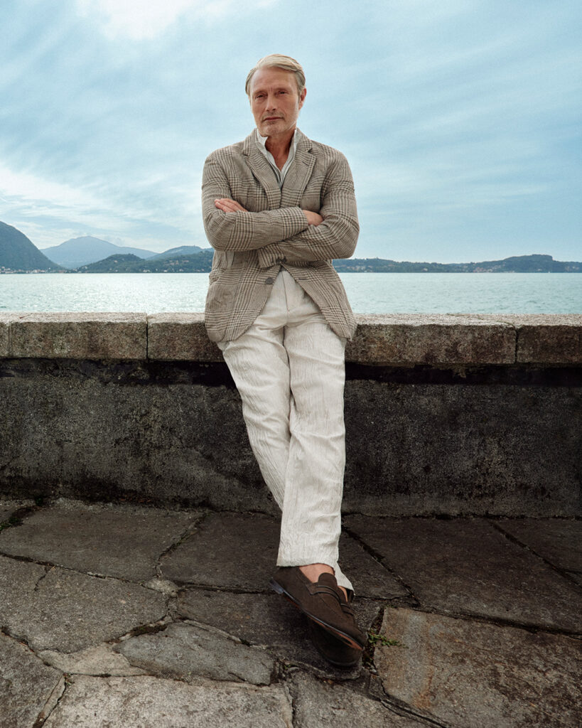 ゼニア(ZEGNA)、夏の記憶を纏う2026年春夏キャンペーン「ZEGNA IN SUMMER」を公開 14 ZEGNA SUMMER 2026 MADS MIKKELSEN PRIORITY 3