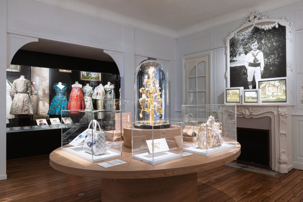 ディオール(Dior)、創設者の原点を辿る『Christian Dior. Memories of Childhood』展をフランスのグランヴィルで開催 6 main 6