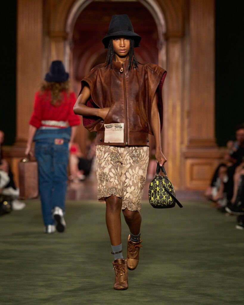 Look 03