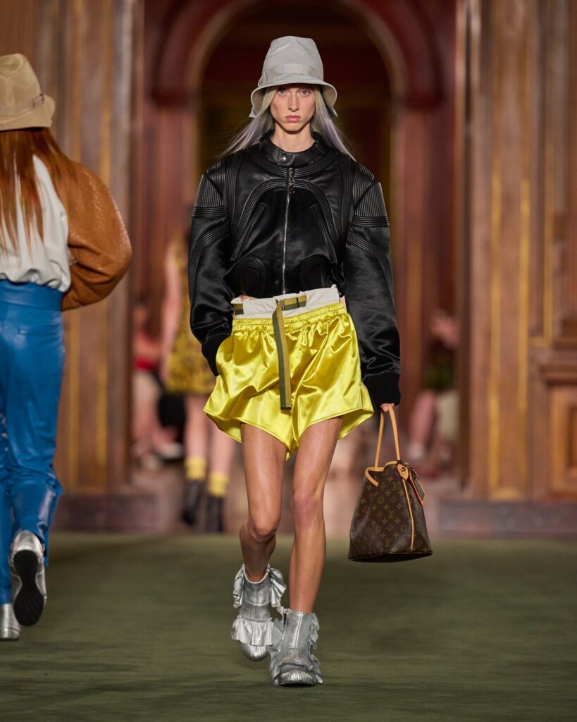 Look 14