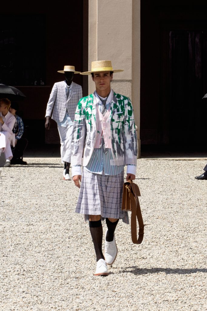 トム ブラウン(Thom Browne)2027年春夏:ミラノで咲いた“春の庭園”、軽やかに進化するブランドコード 27 LOOK 36 2x3