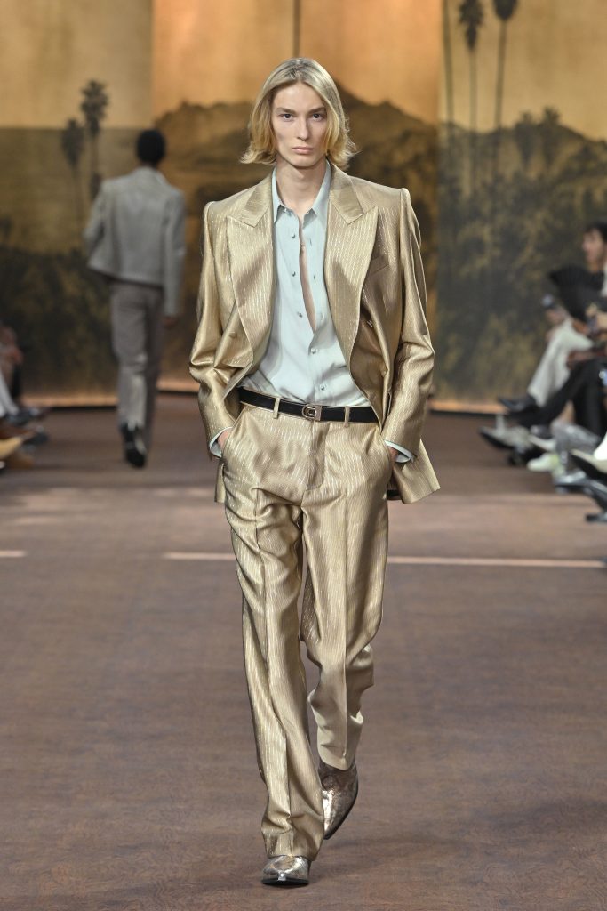 VOGUE 2732x4098 LOOK 27