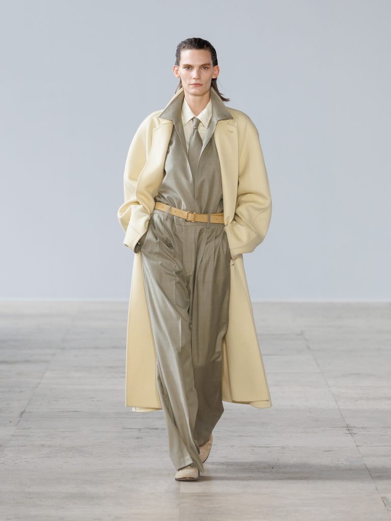 ssstein SS27 runway 3x4 look04