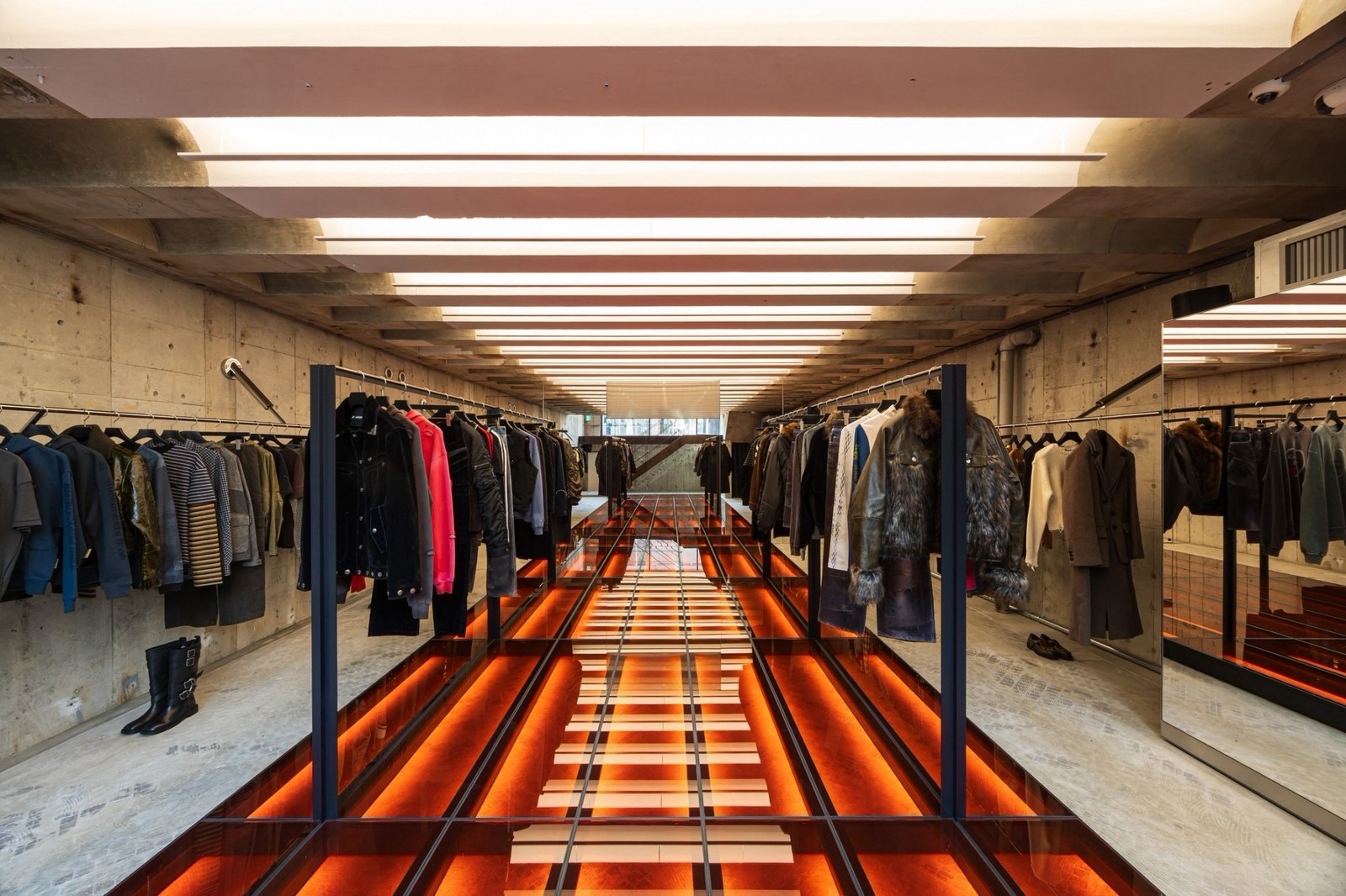 adsb aoyama store interior 02