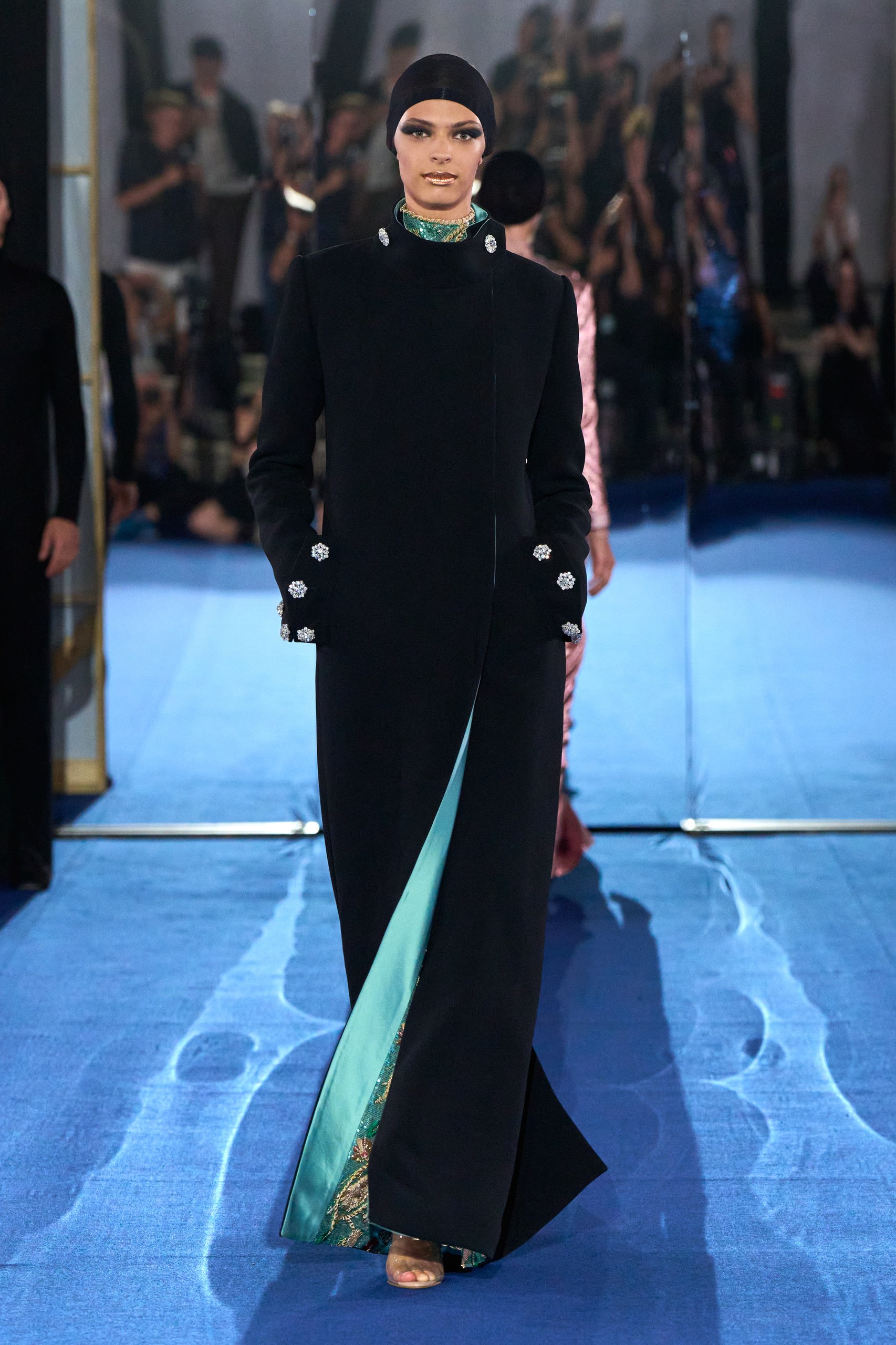 アレクシス マビーユ(Alexis Mabille)2026-27年秋冬オートクチュール「Dual」:変身する服が映す、もうひとつの自己 20 Alexis Mabille Haute Couture Fall/Winter 2026-2027 look 007