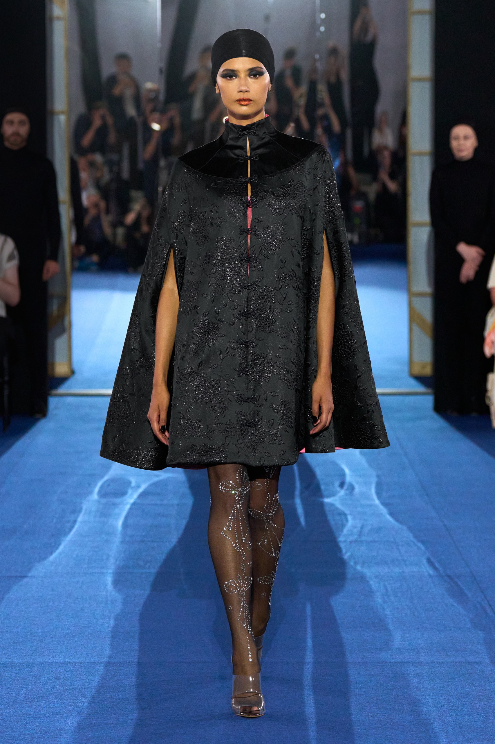 アレクシス マビーユ(Alexis Mabille)2026-27年秋冬オートクチュール「Dual」:変身する服が映す、もうひとつの自己 24 Alexis Mabille Haute Couture Fall/Winter 2026-2027 look 013