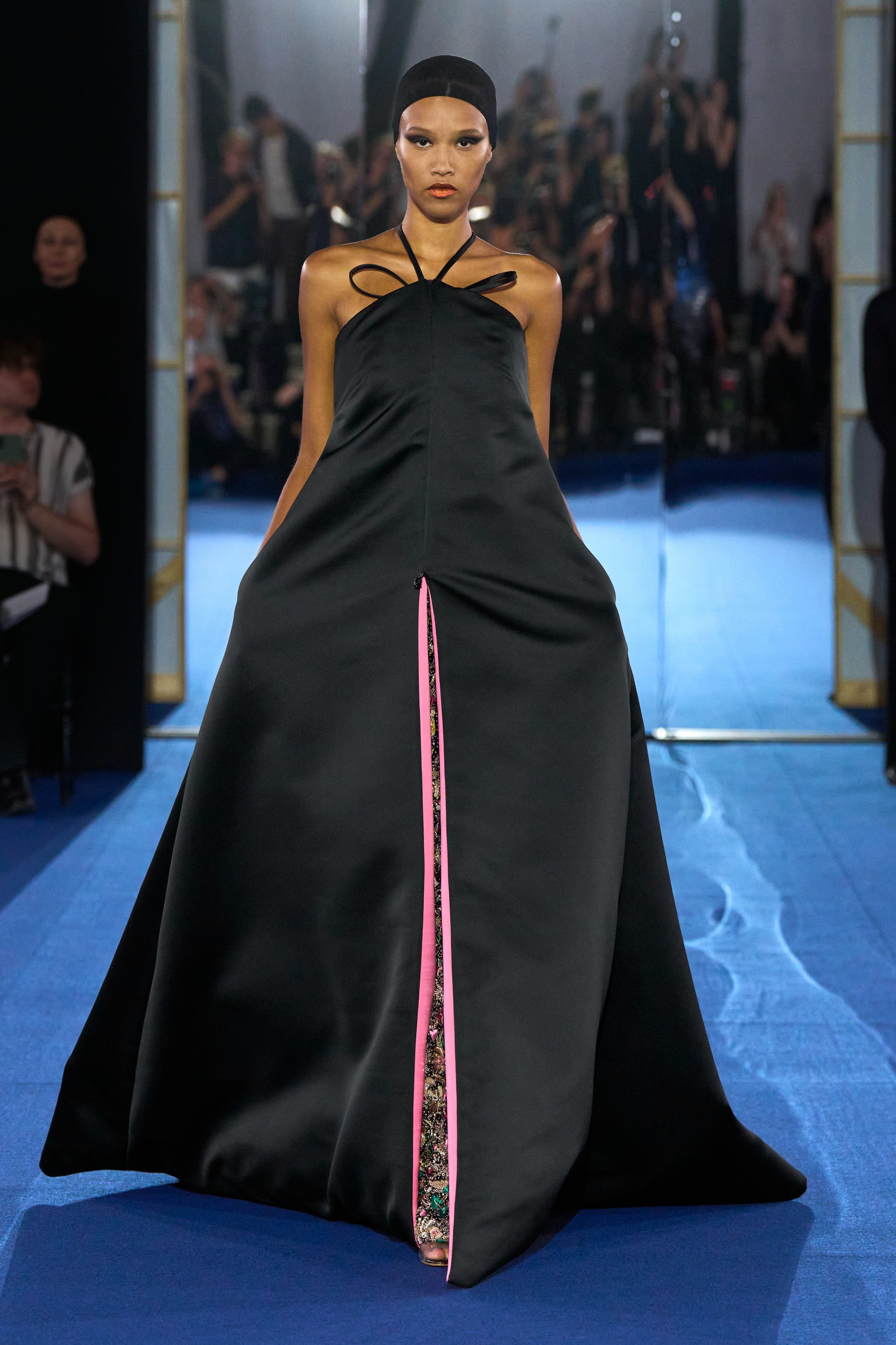 アレクシス マビーユ(Alexis Mabille)2026-27年秋冬オートクチュール「Dual」:変身する服が映す、もうひとつの自己 22 Alexis Mabille Haute Couture Fall/Winter 2026-2027 look 015