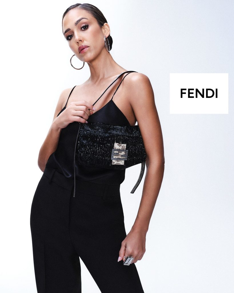 フェンディ(Fendi)、新生「バゲット」のグローバルキャンペーンを公開:MINA、アイリス・ロウら10名が出演 10 fendi baguette jessica alba