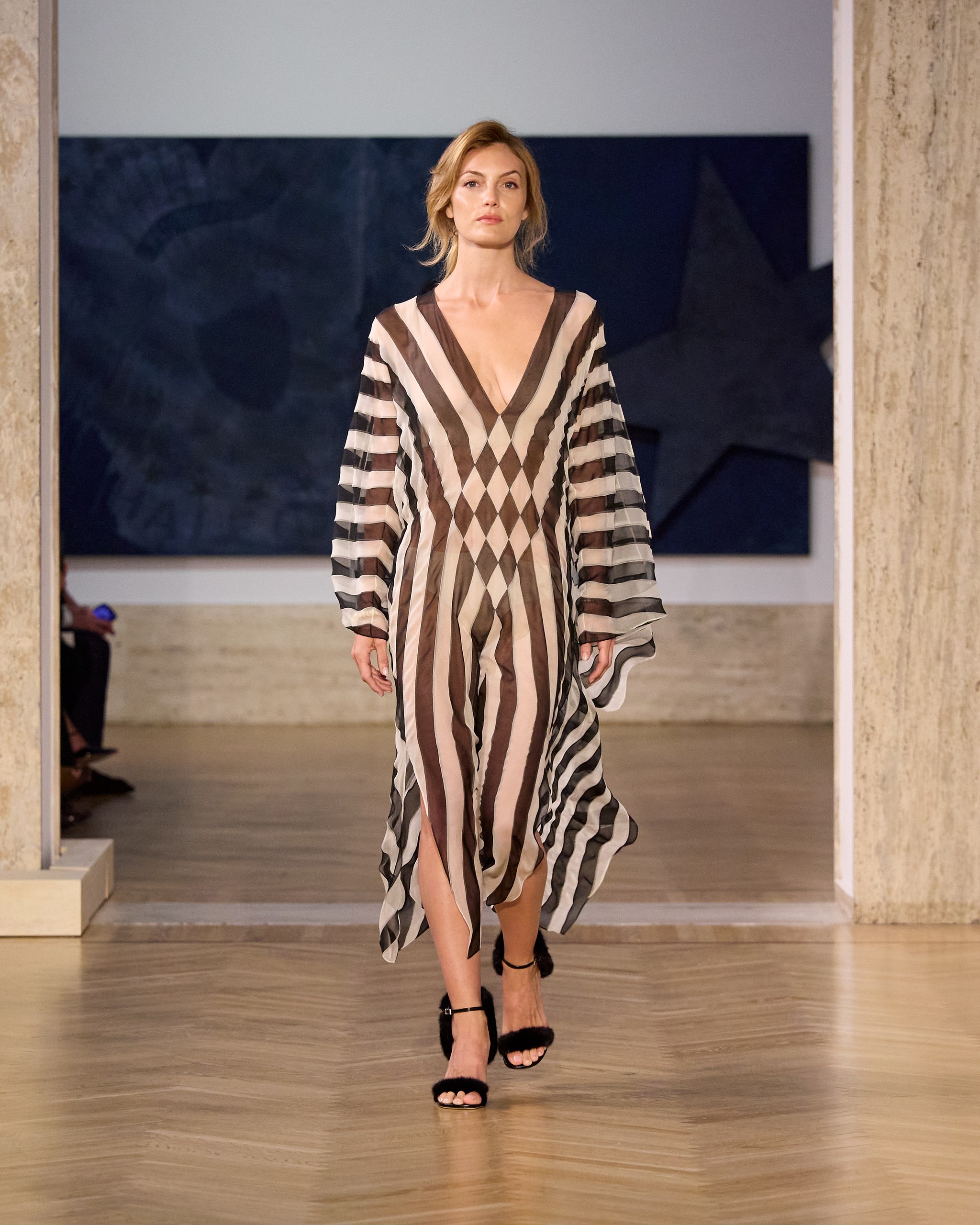 フェンディ(FENDI)、マリア・グラツィア・キウリによる初のオートクチュール・コレクションをローマで披露 18 フェンディ 2026-27年秋冬オートクチュール マリア・グラツィア・キウリ