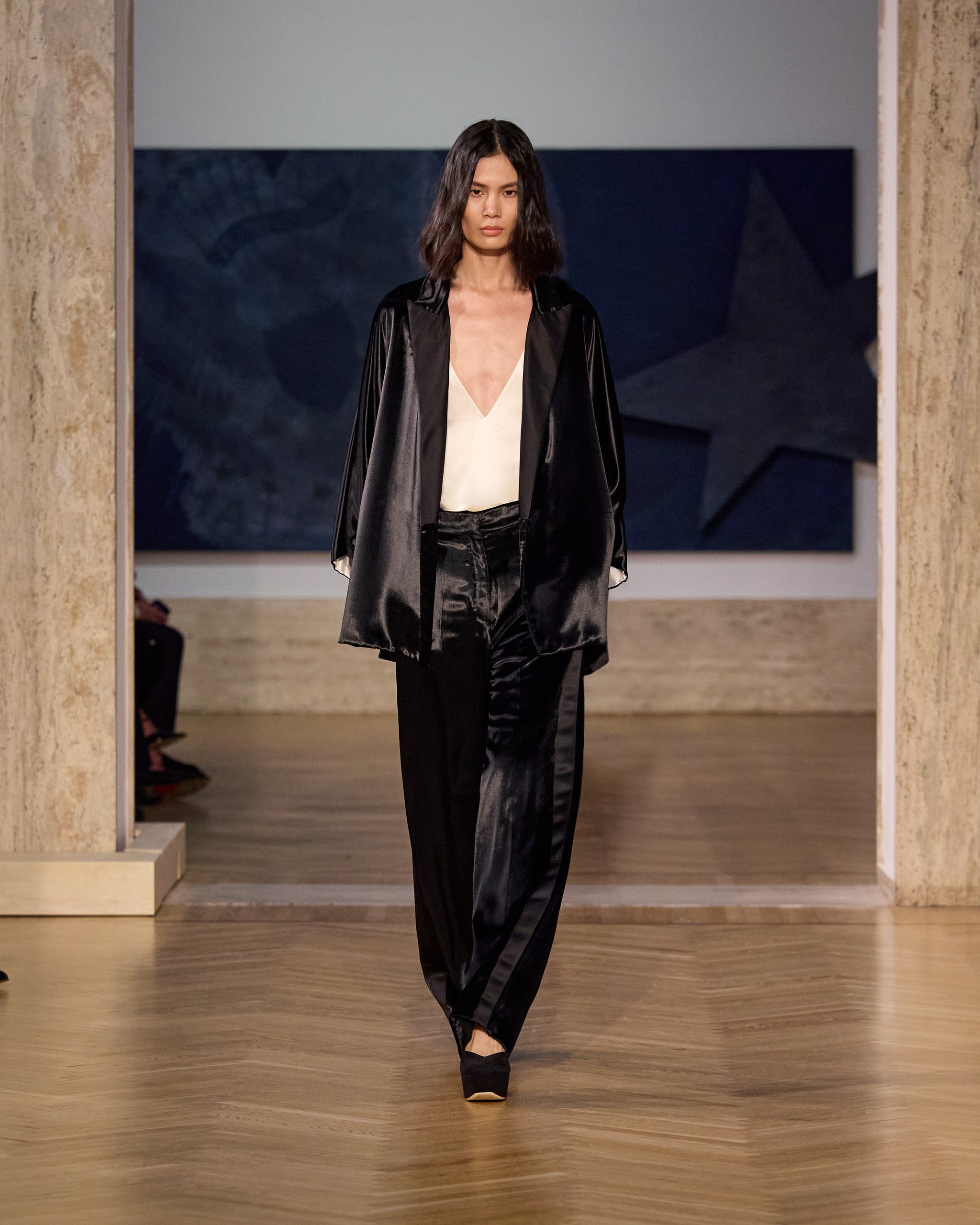 フェンディ(FENDI)、マリア・グラツィア・キウリによる初のオートクチュール・コレクションをローマで披露 24 フェンディ 2026-27年秋冬オートクチュール マリア・グラツィア・キウリ