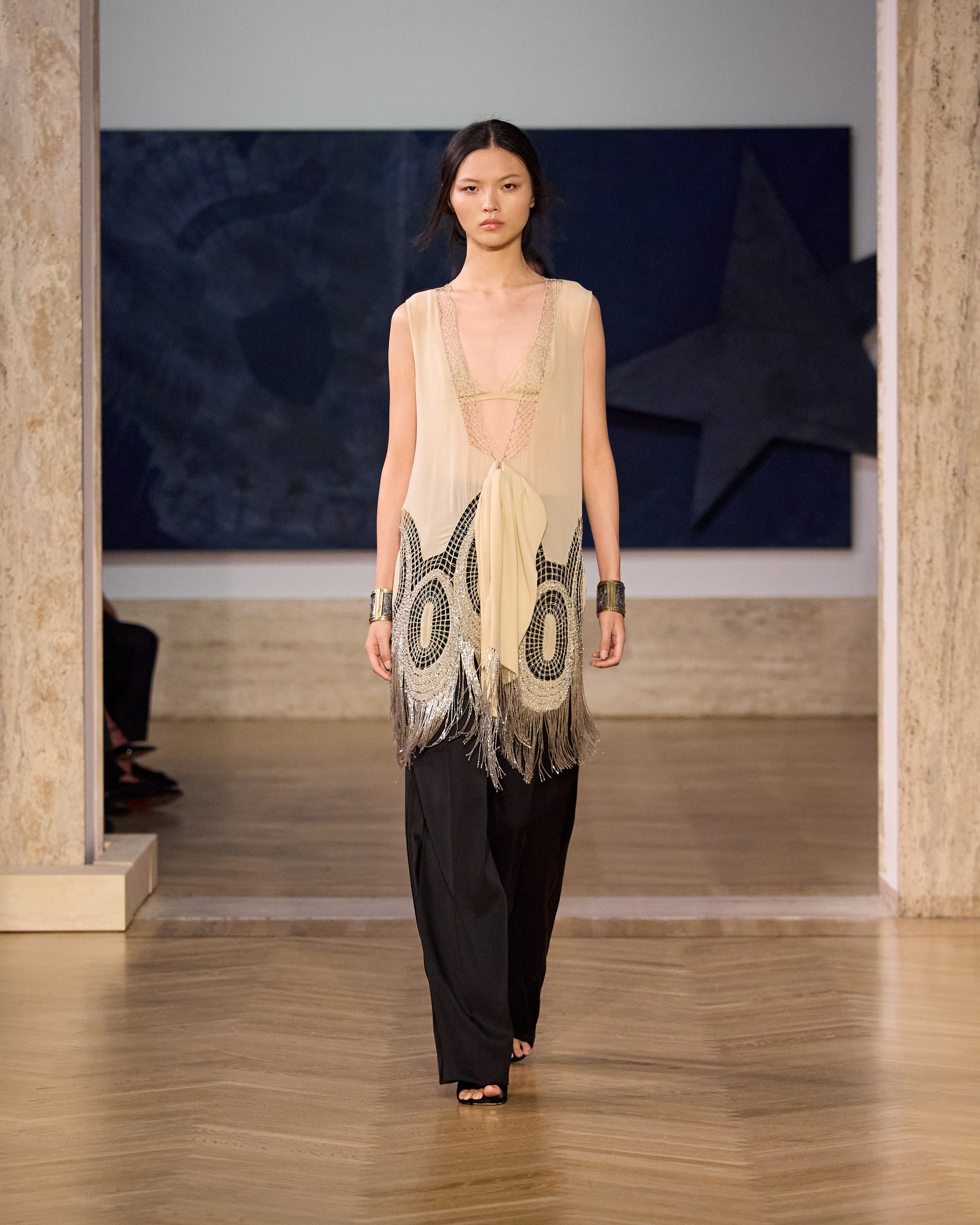 フェンディ(FENDI)、マリア・グラツィア・キウリによる初のオートクチュール・コレクションをローマで披露 31 フェンディ 2026-27年秋冬オートクチュール マリア・グラツィア・キウリ