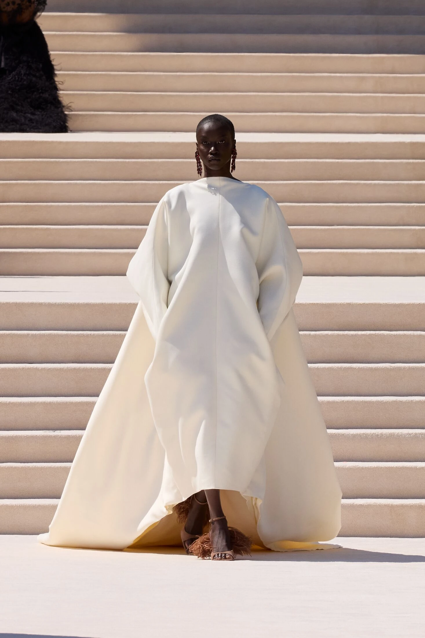 バレンシアガ(BALENCIAGA)2026-27年秋冬オートクチュール:ピッチョーリが築く、新たなクチュールの幕開け 14 バレンシアガ 2026-27年秋冬オートクチュール ルック