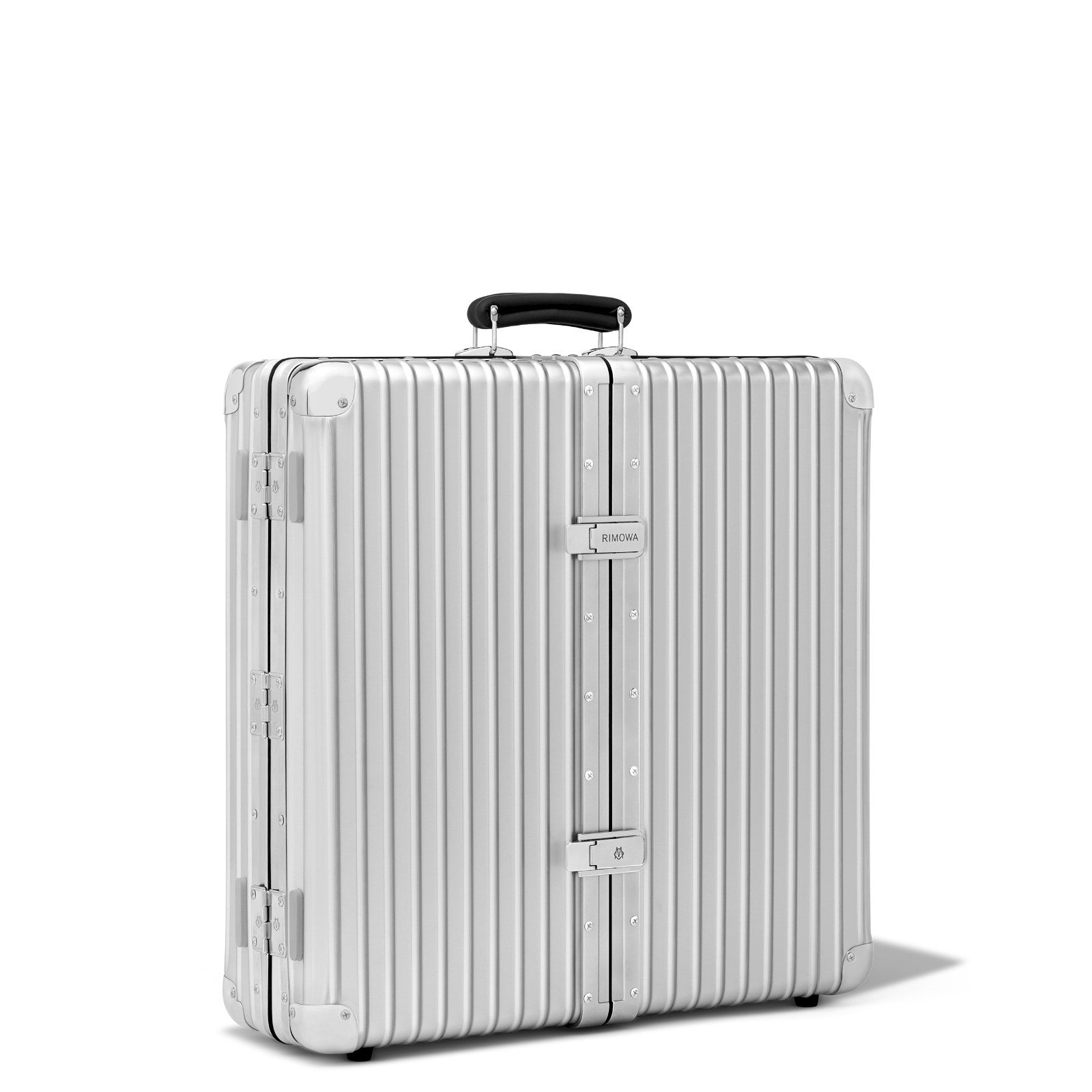 rimowa dartboard case detail