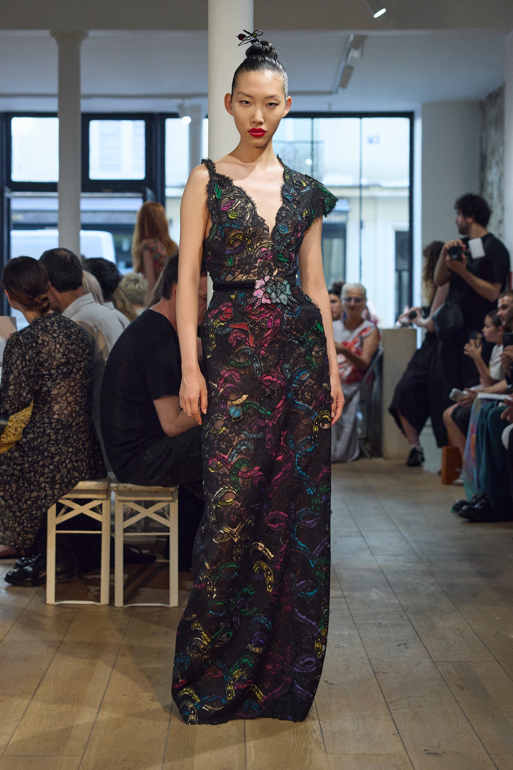 RVDK ロナルド ヴァン デル ケンプ(RVDK Ronald van der Kemp)「Wardrobe 24: Vive l’Art」:昨日の過剰を、明日のクチュールへ 17 RVDK ロナルド・ヴァン・デル・ケンプ Wardrobe 24 Vive l'Art ルック