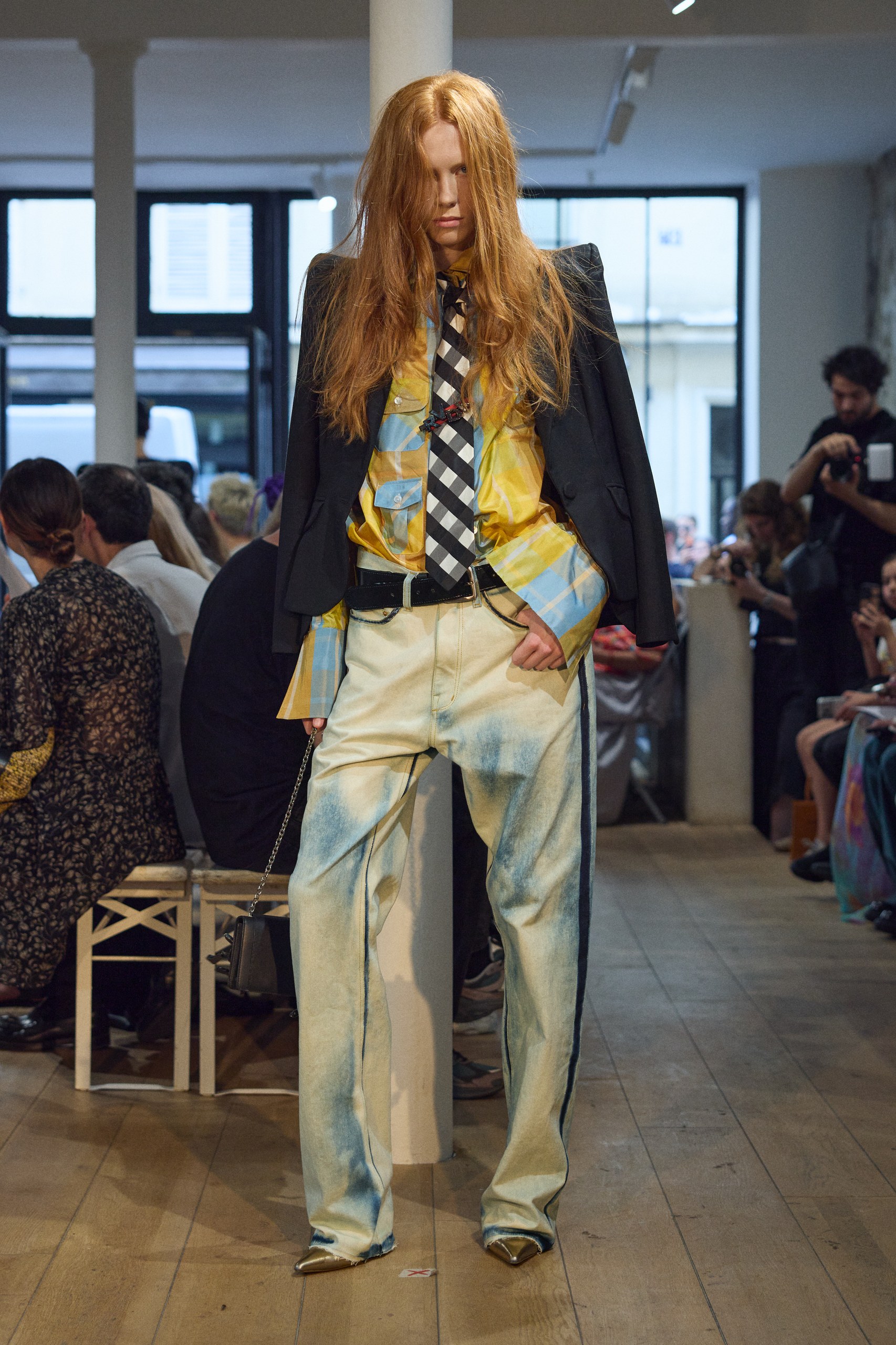 RVDK ロナルド ヴァン デル ケンプ(RVDK Ronald van der Kemp)「Wardrobe 24: Vive l’Art」:昨日の過剰を、明日のクチュールへ 19 RVDK ロナルド・ヴァン・デル・ケンプ Wardrobe 24 Vive l'Art ルック