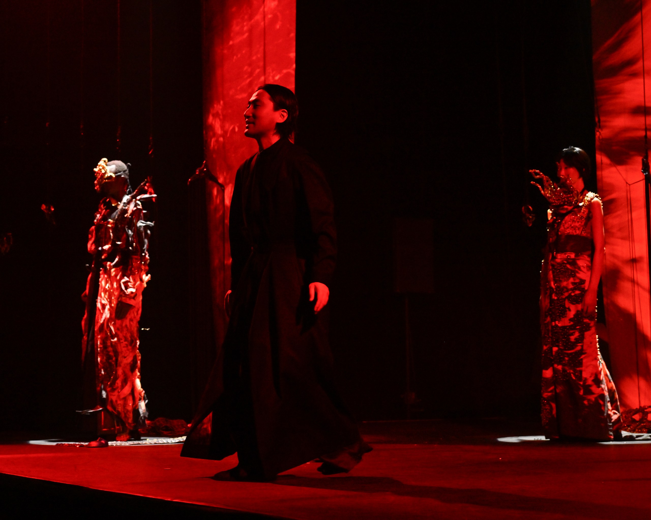 ユイマ ナカザト(YUIMA NAKAZATO)2026年秋オートクチュール:水と火が交差する「Sea of Fire INFERNO」 28 ユイマ ナカザト 2026年秋オートクチュール Sea of Fire INFERNO フィナーレ